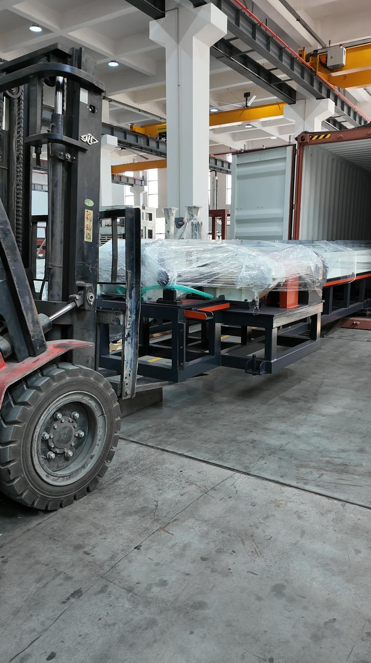 Thiết bị được chuẩn bị để đưa vào container